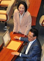 [포토]6월 임시국회 : 임수경-박지원, '뭐가 그리 즐거울까~?'