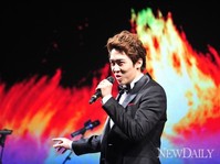 [포토]열창하는 에녹(스칼렛 핌퍼넬)