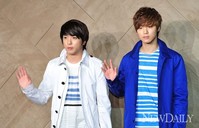 [포토]씨앤블루 '정용화-강민혁', 오늘은 무표정(버버리)