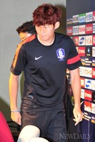 [포토]기자회견장 입장하는, '축구 국가대표 손흥민'