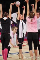 [포토]갈라쇼 연습중인 대표단과 손연재선수