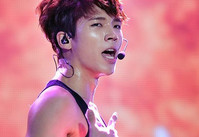 [포토]성대가 폭발할 듯 열창하는 우현(인피니트월드투어콘서트)