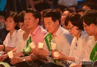 국회 떠난 민주당, 시청광장에서 촛불집회 이어가