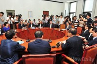 [포토]'현오석' 경제부총리 당정협의 참석