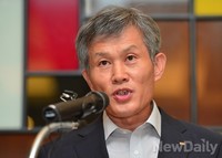 [포토]상법 개정안 발표하는 박찬호 전무