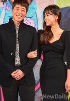 [포토]드라마에서 호흡 맞추는 '서지석-홍수현'