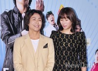 [포토]히어로 제작보고회, 오정세와 키를 맞춰줘야하나? 고민하는 황인영