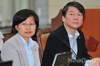 [포토]'무소속 안철수-통진당 김미희' 보건복지위원회 전체회의 참석