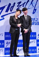 [포토]노브레싱의 두 주인공 서인국-이종석, '우리 완전 친해요~'