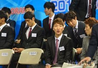 [포토]KBL 신인선수 드래프트 기다리는 김민구 선수