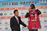 [포토]창원LG로 가는 김종규,