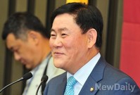 [포토]모두발언 하는 새누리당 최경환 원내대표