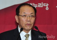 [포토]모두발언 하는 새누리당 '황우여' 대표