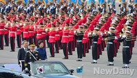 [포토]강한우리국군, 열병식 참관한 박근혜대통령