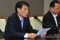 [포토]성명서 낭독하는 자유민주주의 창 대표 고려대 조영기 교수