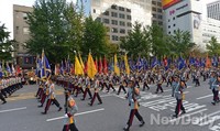 [포토]국군의날, 남대문로에 나타난 시가행진단