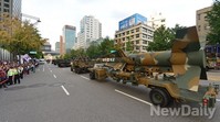 [포토]국군의날, 도심에 나온 현무 미사일