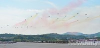 [포토]건국65주년 기념행사, 날아오는 비행단