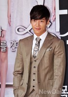 [포토]상속자들, 제법 귀티 나나요? 제국그룹 상속자 김원으로 돌아온 최진혁