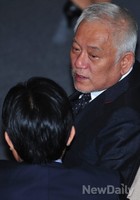 [포토]전병헌 의원과 대화하는 김한길 대표