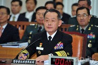 [포토]의원들의 질의를 듣고 있는 최윤희 합참의장 후보