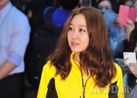 [포토]두리번 두리번 팬사인회 참석한 공효진