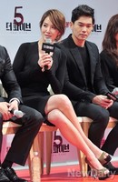 [포토]더 파이브 김선아, 이청아의 반사판이 부러웠다