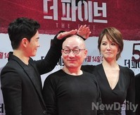 [포토]더 파이브 온주완-김선아, 감독님 머리에서 빛이 나요!