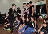 [포토]요셉 어메이징, 사회자 리사와 코러스들의 멋진 호흡