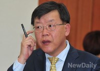 [2013국감]당황하는 박상범 삼성전자서비스 대표