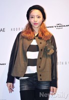 [포토]쿤 위드 어 뷰, 패션의 완성은 역시 얼굴