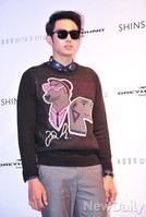 [포토]쿤 위드 어 뷰 임슬옹, 선글라스가 얼굴 잡아먹을 듯