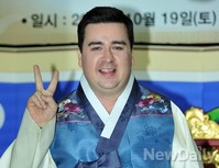 [포토]샘 해밍턴, 제가 오늘 장가를 간다고 하는데요!