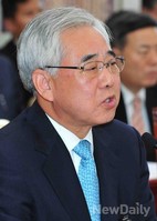 [2013국감]답변하는 '문용린' 교육감