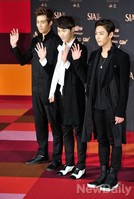 [포토]SIA, 레드 카펫 위 댄싱나인의 세 댄서들의 센스있는 패션