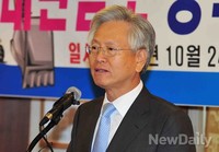 [포토]통합진보당 해산 법적 근거 설명하는 '고영주' 전 검사장