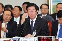 [2013국감]의원들의 질의 듣는 '조환익' 한국전력공사 사장