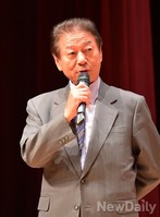 [포토]북한인권영화제 개막알리는 유세희 이사장