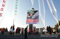 [포토]하늘로 날아오르는 미군 포로 송환 촉구 첫 대북전단