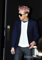 [포토]지드레곤, 애쉬핑크 머리 뽐내며 입장