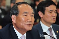 [2013국감]의원들의 질의 듣는 박승춘 국가보훈처장