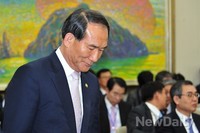 [2013국감]국감장 떠나는 박승춘 국가보훈처장