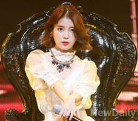 [포토]엠카운트다운, 서양인형 같은 아이유