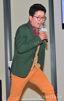 [포토]사회 맡은 김준호, 분장이 떴어