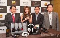 [포토]김예림, 리쌍과 함께 소니MDR 모델