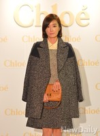 [포토]가을냄새 물씬 나는 오연수 코트 패션