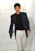 [포토]김남진, 깔끔한 수트에 상큼한 미소 