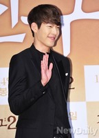 [포토]친구2, 대세남 김우빈의 쑥스러운 미소