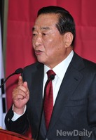 [포토]의원총회 참석한 서청원 의원