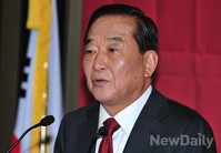 [포토]의총에서 당선소감 밝히는 서청원 의원